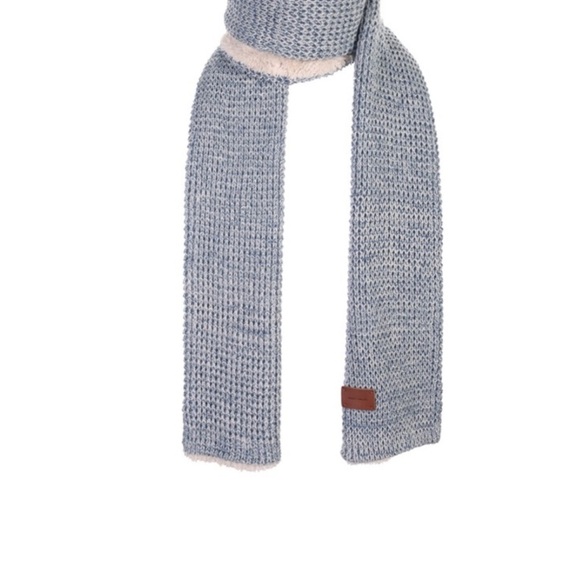 Other - Blue Knit Scarf